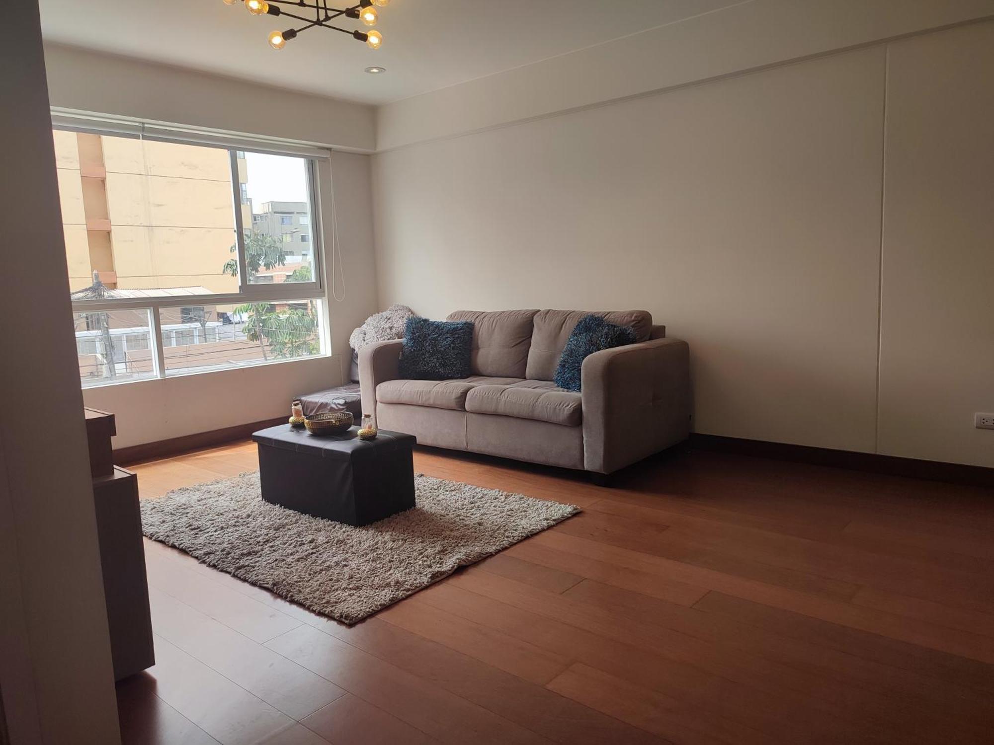 Apartment Entero En El Mas Importante Centro Financiero, Bursatil, San Isidro, Lima, Peru *
